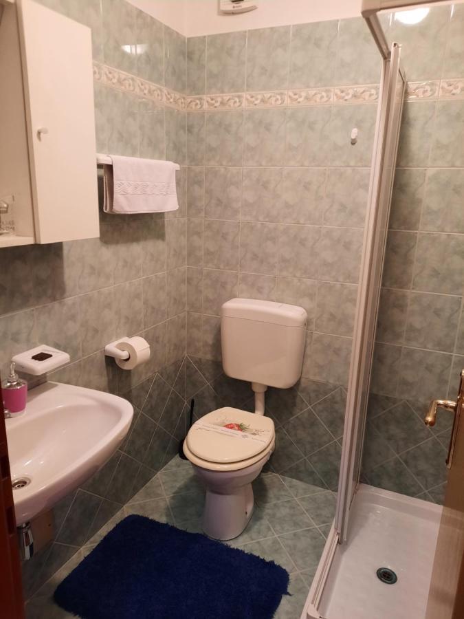 Apartmani Lorena Pula Exterior foto